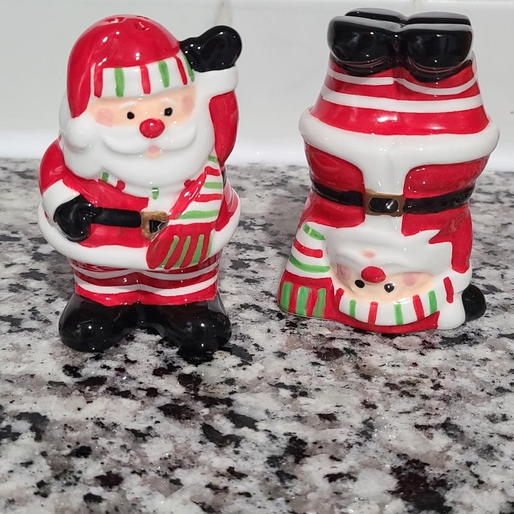 Christmas santa claus salt and pepper shakers